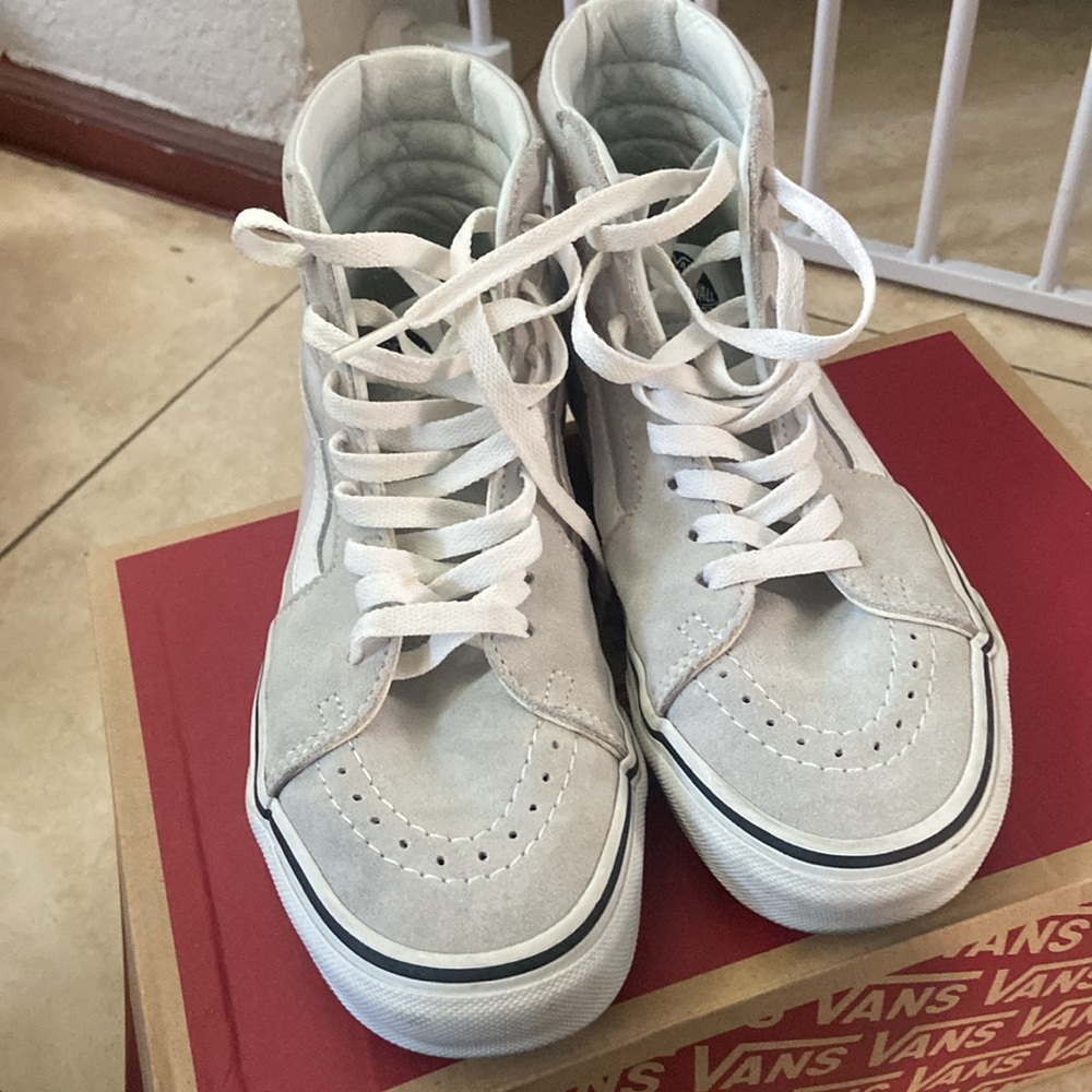 Vans - Picture 2 of 4
